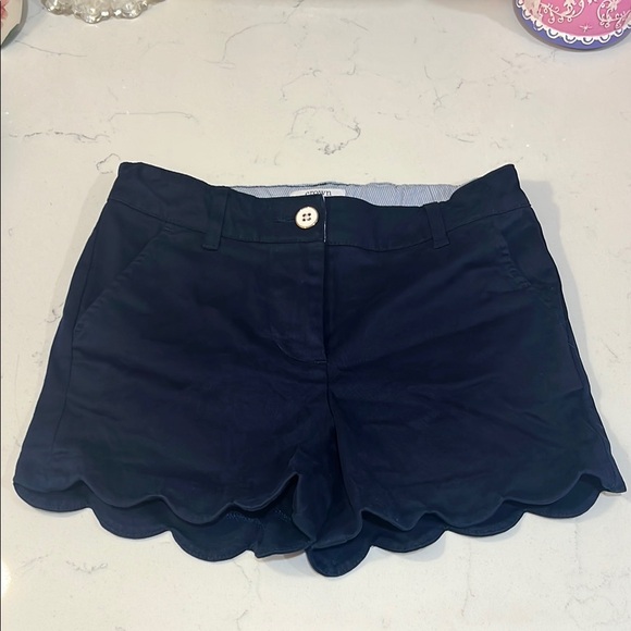 Crown & Ivy Navy Blue Scalloped Hem Child Shorts, size 8 - Picture 1 of 7